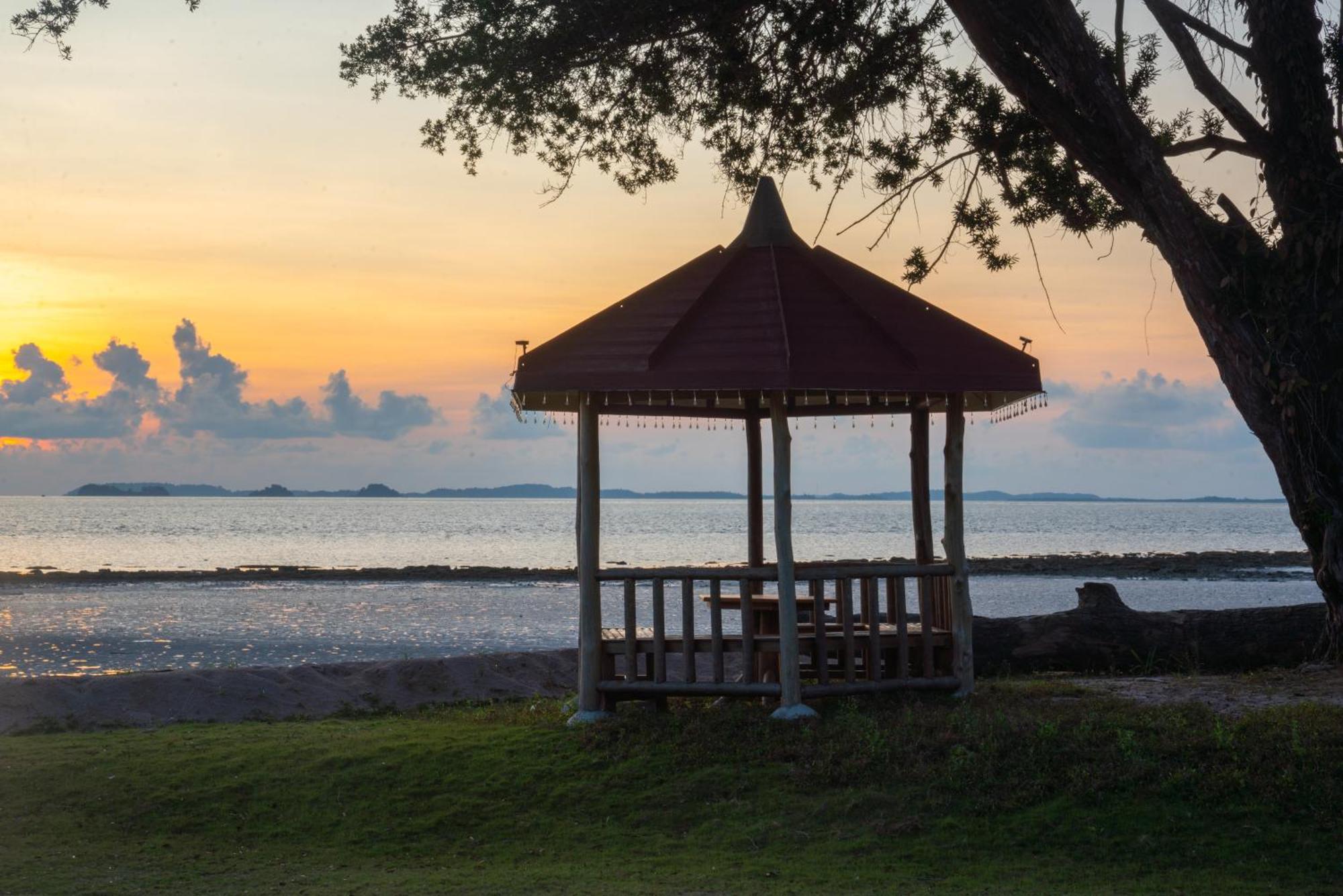 Kepri Coral Resort Galang Island Exterior foto